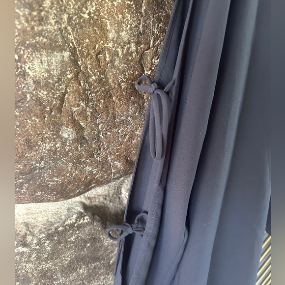 EUC Wilfred Aritzia Pozzi Open Tie Sleeve Blouse - Picture 3 of 6